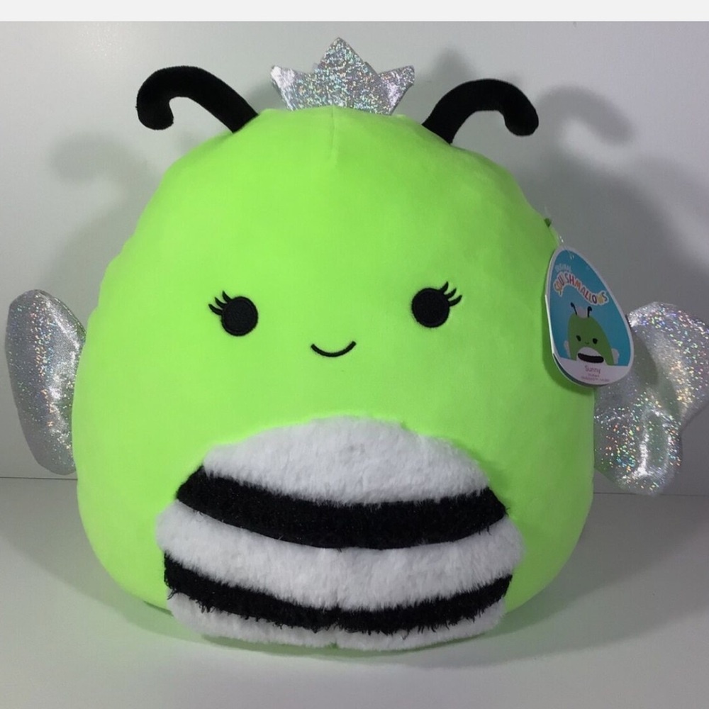 Sunny the Queen Bee squishmallow